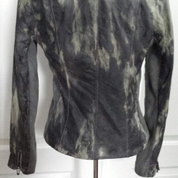 ****** SOLD ******   Vince - Picture 9 of 15